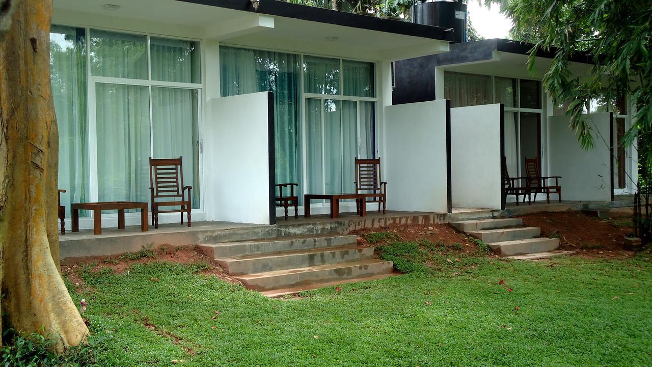 Bridge Hotel Negombo Kimbulapitiya Экстерьер фото