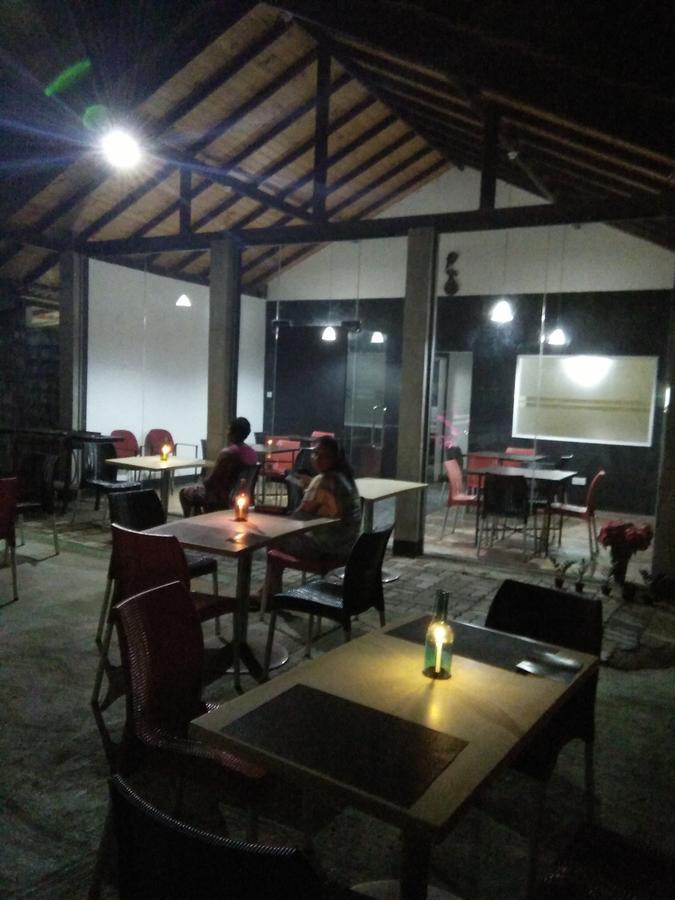 Bridge Hotel Negombo Kimbulapitiya Экстерьер фото