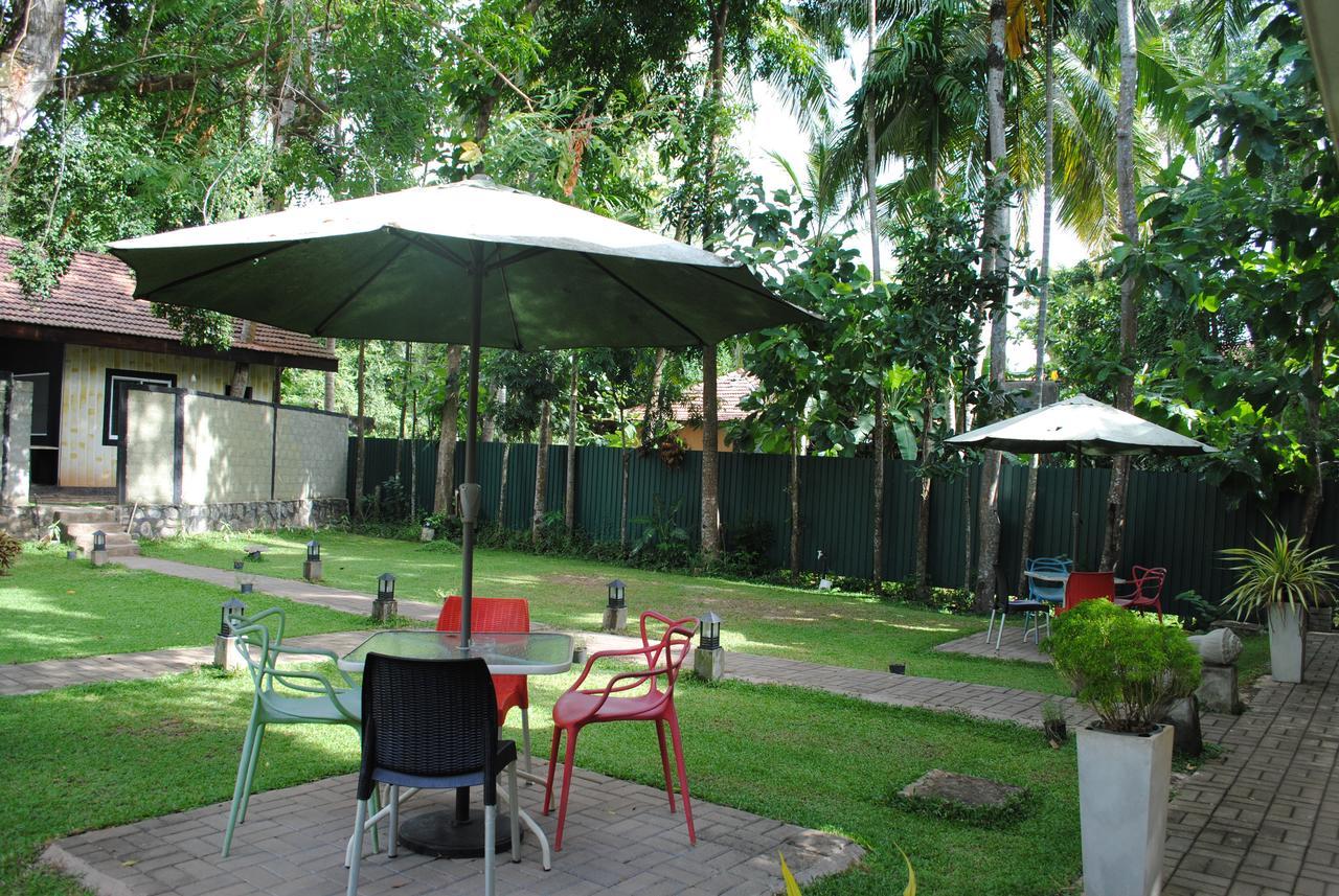 Bridge Hotel Negombo Kimbulapitiya Экстерьер фото